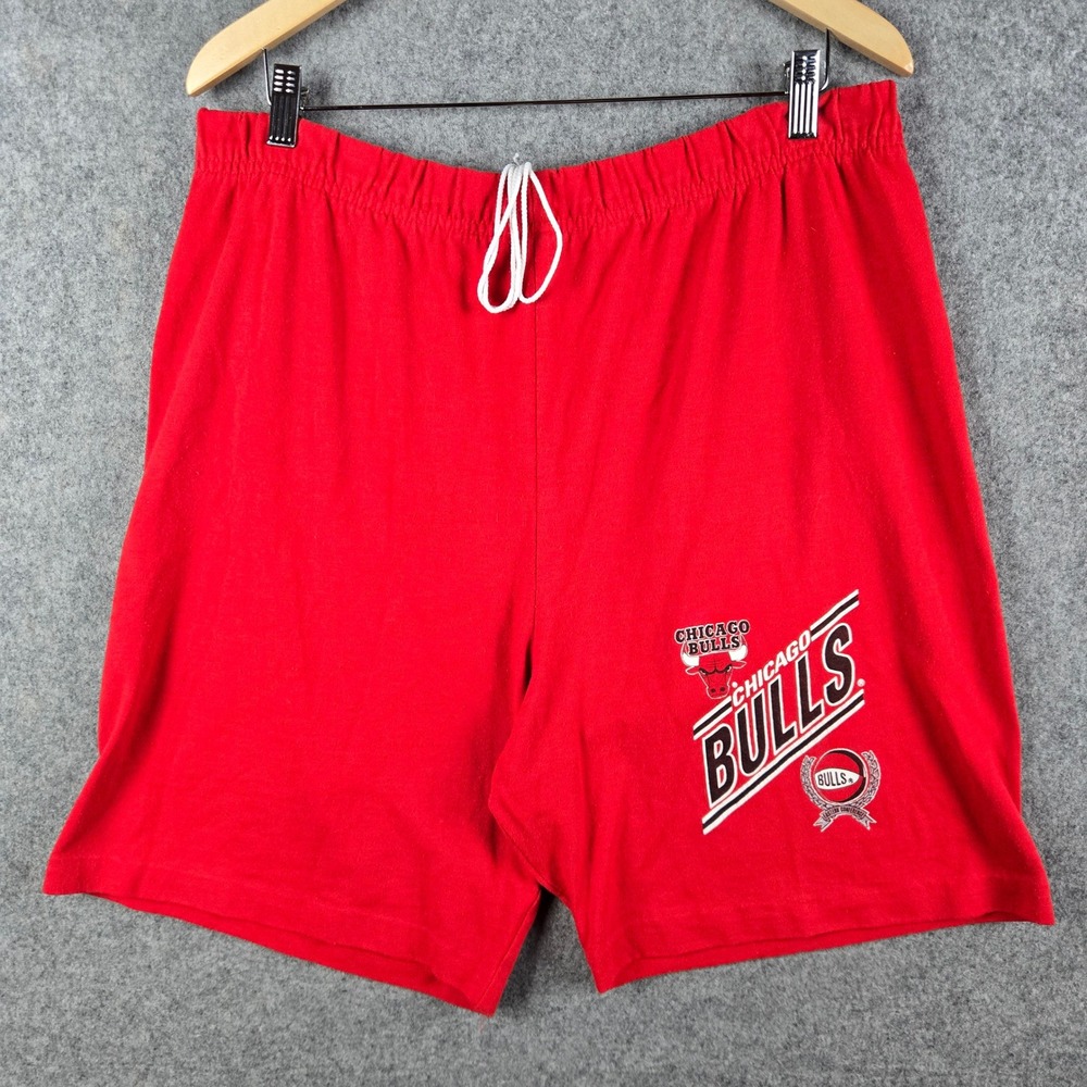 Vintage Nutmeg Chicago Bulls Shorts Mens XL Red 90s NBA Basketball Graphic